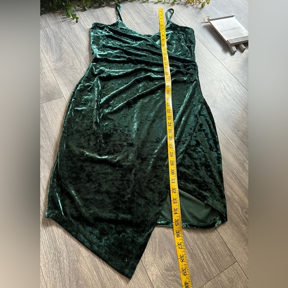 Charlotte Russe Green Crushed Velvet Surplice Asymmetrical Hem Dress. Size L - Picture 4 of 9
